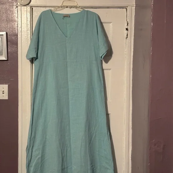 Nomad Soft Blue V-Neck Top - Picture 1 of 11